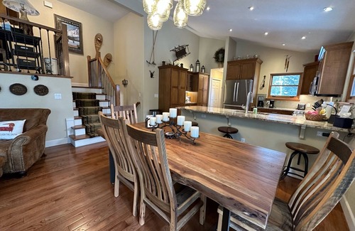 Park Forest Estates House | 3br/3ba On Peak 8! Walk Or Shuttle to Slopes/Ski home weather permitting