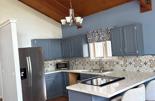 Salina House | 3br/3bth Colorado home next to Indian Rock with fishing hiking & biking