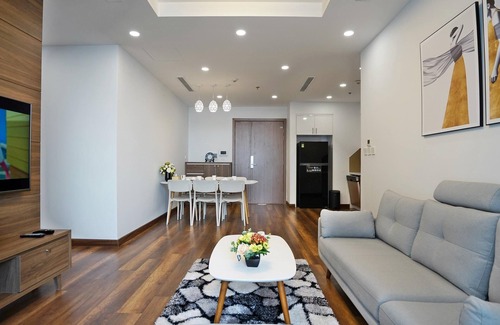 Cong Vi House | 3BR APARTMENT *FEEL LIKE HOME* AT VINHOMES METROPOLIS #HANOI