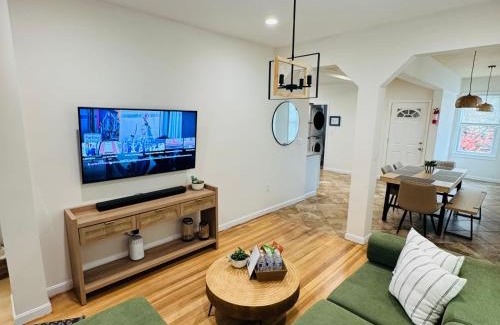 Harbor View - Orient Heights Apartment | 3BR Apartment Free parking 4 miles from Boston