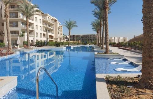 Al-Khalifa Apartment | 3BR APT, free pool access, EMMAR Uptown Cairo