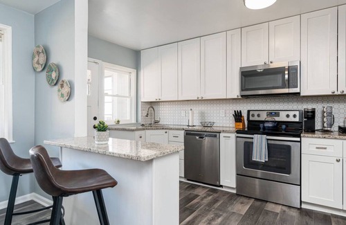 Dundalk House | 3BR home near Heritage Park