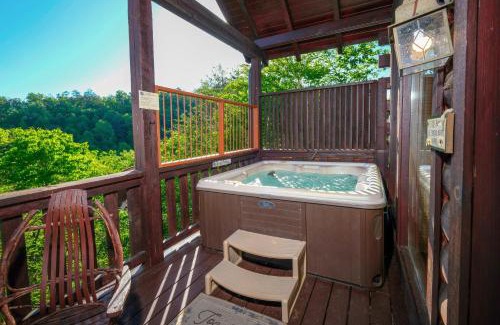 Trappers Ridge House | 3BR, slps 8, hot tub, great outdoor seating!