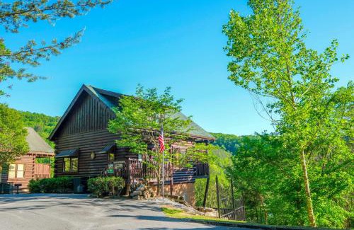 Trappers Ridge House | 3BR, slps 8, hot tub, great outdoor seating!