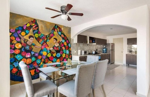 Downtown Cancun House | 3BR+Studio Rooftop Bar/3 min to beach/Ferry!
