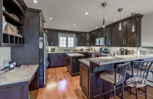 Cumberland Beach Cottage | 4 bed 3 bath cottage on Lake Couchiching, Level Land, Sunrises!