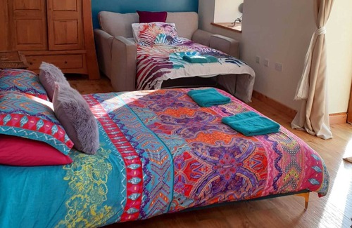 Golden Grove House | 4-bed Barn with Hot tub, Sauna & plunge pool