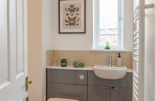 Winchester House | 4 Bed City House with Private Garden and Parking