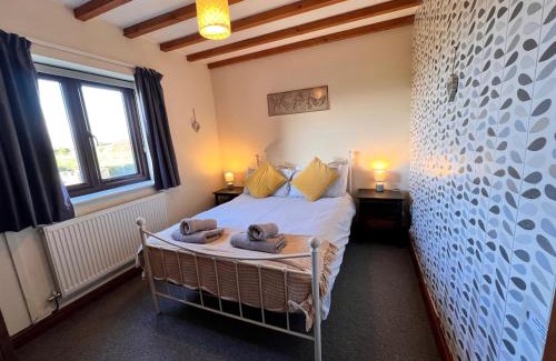 Llanddona House | 4 Bed Farmhouse - Pets - Garden - Parking