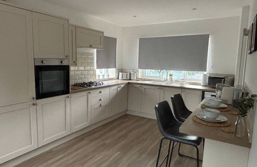 Olton House | 4-bed home family friendly and perfect for professionals. Heart of Bham/Solihull