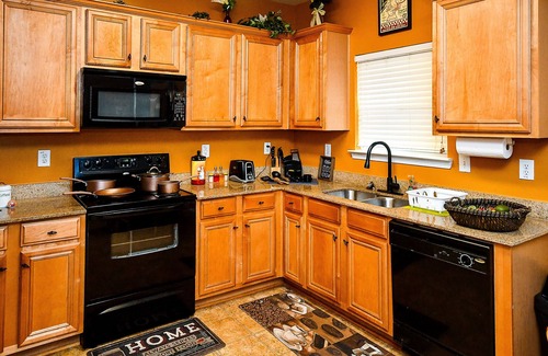 Church Street House | 4 - Bed home, w/Cali King Bed - 12 mins. to DTWN