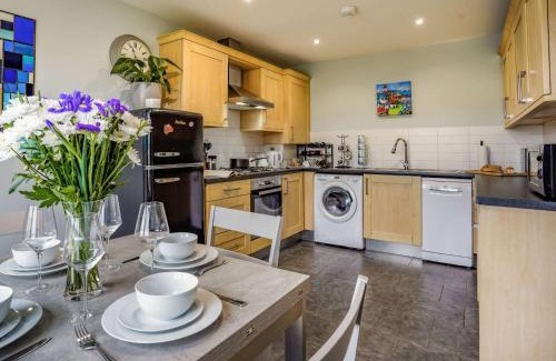 Burry Port House | 4 Bed in Burry Port 87048