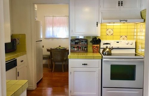 Toluca Lake House | 4 bedroom 2 classic house in nice neighborhood near Universal Studios