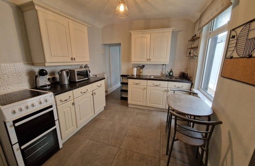 Dowlais House | 4 Bedroom accommodation Merthyr