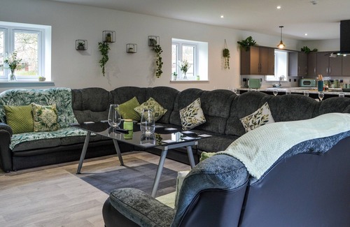 Hornsea Cottage | 4 bedroom accommodation in Great Hatfield, near Hornsea