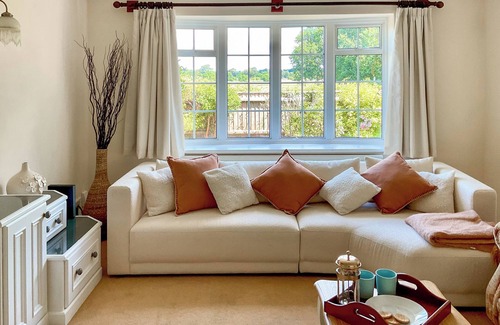 Poole Cottage | 4 bedroom accommodation in Poole
