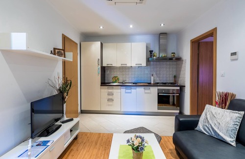 Gromaca House | 4 bedroom accommodation in Gromaca