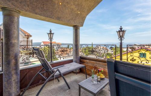 Selce Apartment | 4 Bedroom Awesome Apartment In Selce