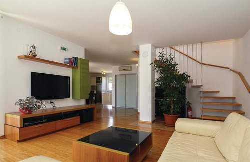 Murine House | 4 bedroom awesome home in Umag