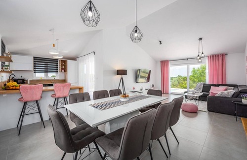 Orihi House | 4 bedroom beautiful home in Barban