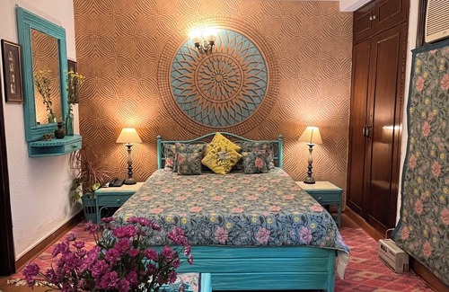 Safdarjung Enclave Bed & Breakfast | 4-bedroom bed & breakfast in phenomenal New Delhi with WiFi, AC