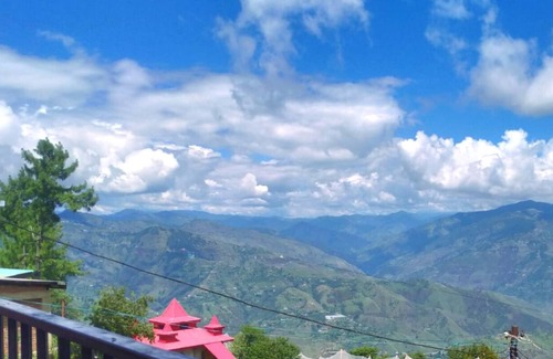 Theog Cottage | 4 Bedroom Cottage by SILVERMOON HOMESTAY SHIMLA | NEAR FAGU - KUFRI