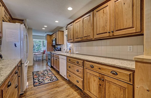 Cashiers Cottage | 4 Bedroom Cottage located in the High Hampton community of Cashiers, NC - Gabel Cottage