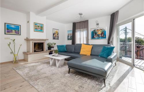 Kuceli House | 4 Bedroom Cozy Home In Matulji