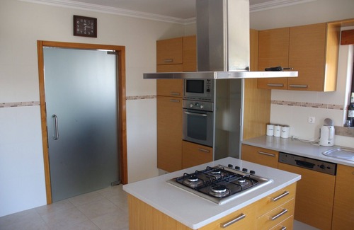 Olho Marinho Villa | 4 Bedroom Detached Villa with private Heated Pool and WiFi in village location