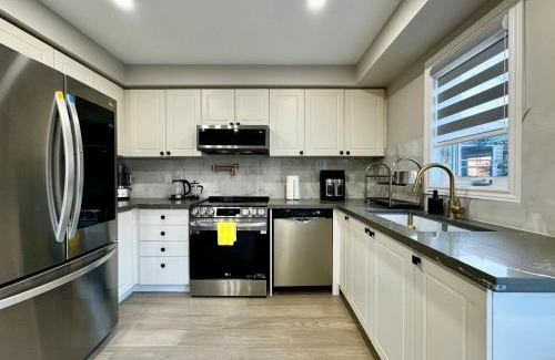 Ajax Villa | 4 Bedroom Family Home Close To Pickering Casino