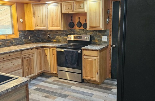 Pueblo House | 4-bedroom house in wonderful Pueblo with AC, fitness room