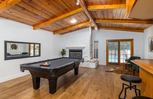 Valley Glen Villa | 4 Bedroom house large pool & spa in prime location