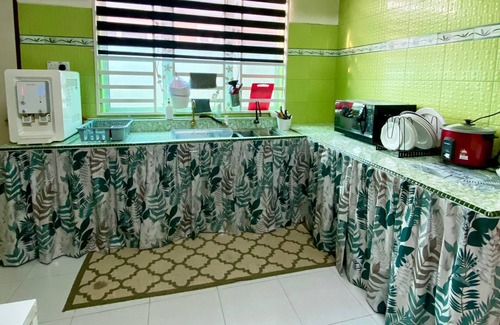 Kampung Bukit Rangin House | 4-bedroom house with WiFi,Netflix & AC