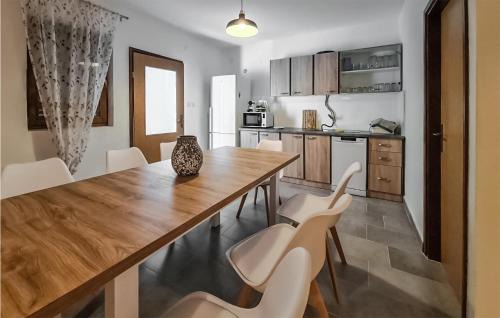 Benkovac House | 4 Bedroom Lovely Home In Miranje Gornje