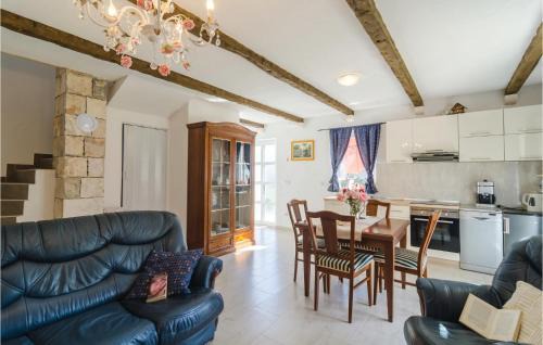 Mocici House | 4 Bedroom Lovely Home In Cilipi