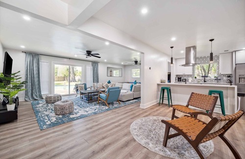 Spring Shadows House | 4 Bedroom Modern House With POOL