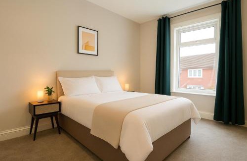 Canton House | 4 Bedroom Spacious House in Cardiff