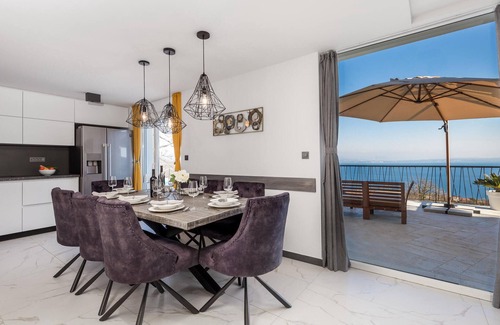 Opatija House | 4 bedroom stunning home in Poljane