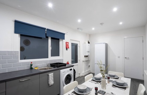 Barrow-in-Furness House | 4 Bedrooms-4 Bathrooms House