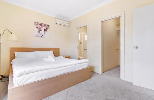 Doncaster Villa | 4 bedrooms house walking to shopping town#20A