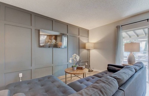 Northlakes House | 4 Bedrooms*Lounge Areas*Sleeps 8*Games*