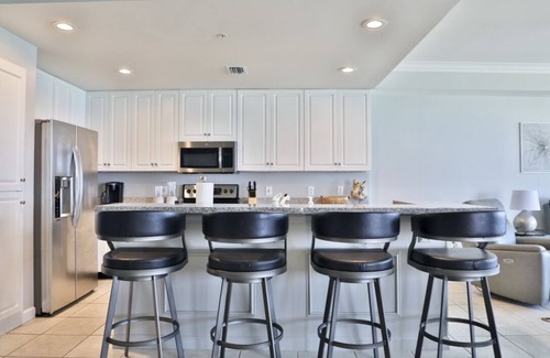 Silver Sands Beach Condo | 4 BR En Soleil Directly on Gulf, Beautiful With Free Beach Chairs. 6th Floor