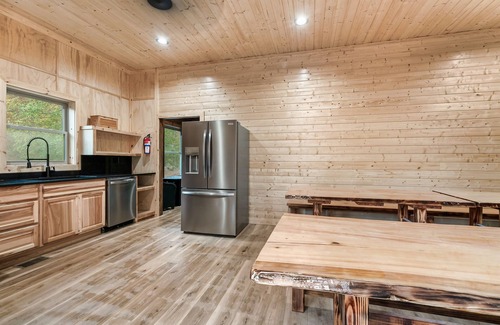 Sevierville Cabin | 4 Cabins indoor pool