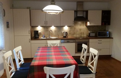 Rottenbuch Apartment | 4 DTV star apartment, 3 bedrooms, Ammergau Alps, Königscard incl.