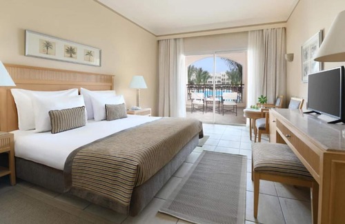 Makadi Bay Hotel | 4 Exceptional Rooms with Outdoor Swimming Pool | Steps to Makadi Beach