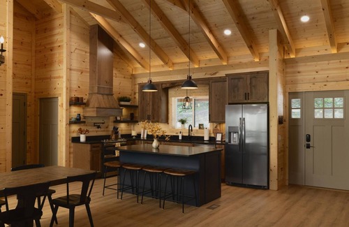 Frenchburg Apartment | 4 King Beds Brand New Hot Tub Fire Pit