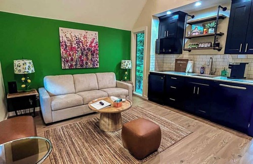 Wildwood Apartment | 4 Luxury Cabins with Stunning Mountain Views