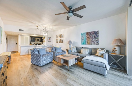 Burning Tree Condo | 4 Mi to Beach: Condo in Bonita Springs
