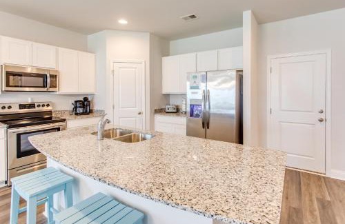 Ocean Isle Beach House | 4 Mi to Ocean Coastal Gem in North Carolina!