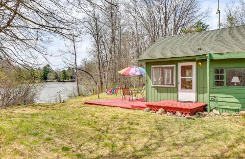 Evart House | 4 Mi to Snowmobile Trails Muskegon River Retreat